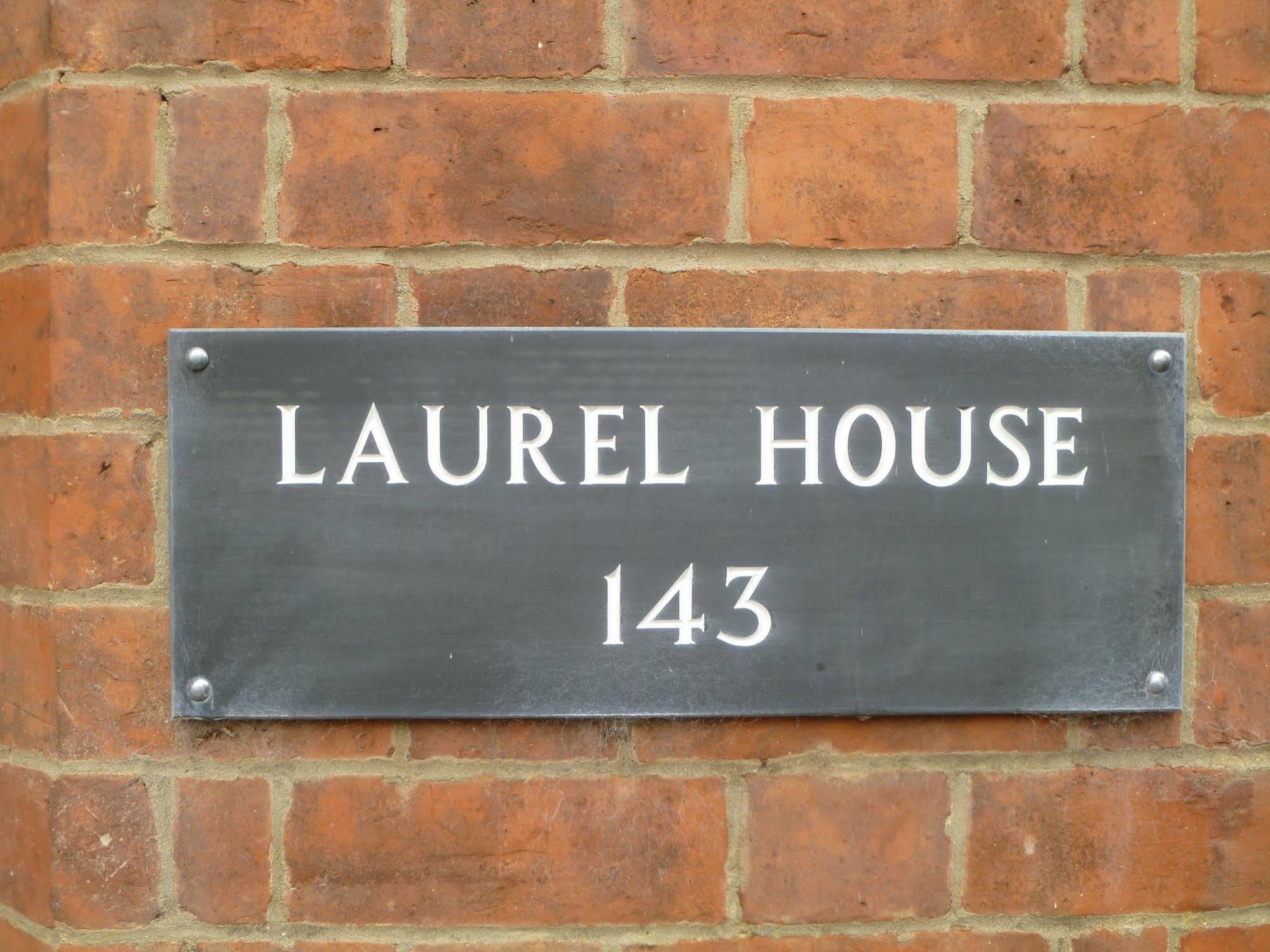 לינה וארוחת בוקר צ'לטנהם Laurel House מראה חיצוני תמונה